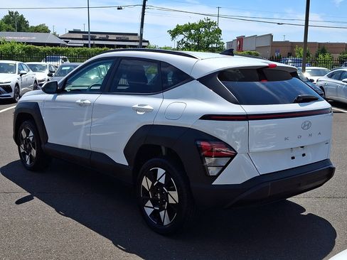 Certified 2024 Hyundai Kona SEL AWD/4WD image 4
