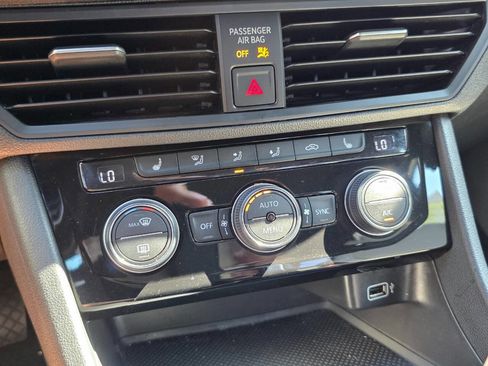 Used 2019 Volkswagen Jetta R-Line image 33