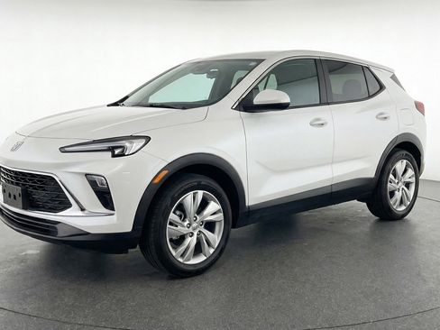 Used 2025 Buick Encore GX Preferred image 3
