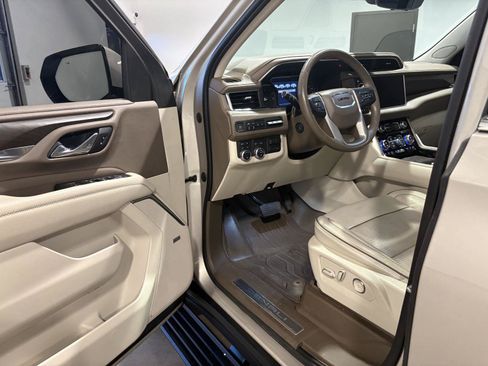 Used 2021 GMC Yukon Denali w/ Denali Ultimate Package AWD/4WD image 10