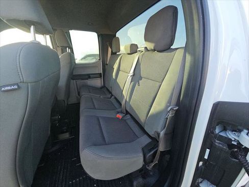 Used 2018 Ford F250 XL w/ Power Equipment Group AWD/4WD image 8
