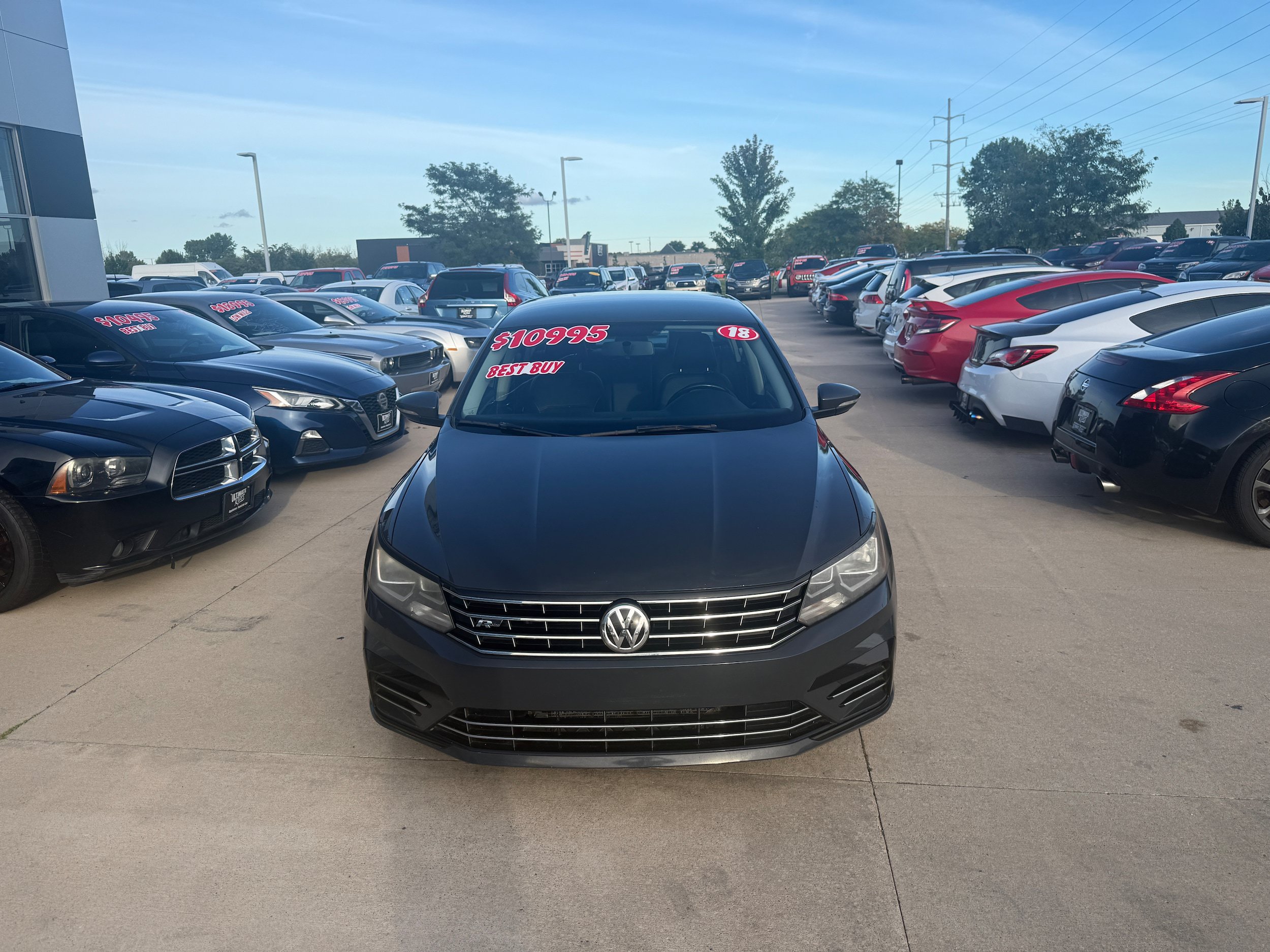 Used 2018 Volkswagen Passat 2.0T R-Line FWD image 2