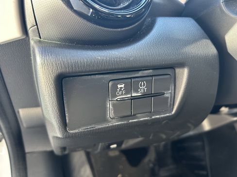 Used 2016 MAZDA MX-5 Miata Club image 17