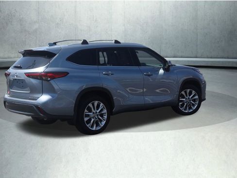 Used 2023 Toyota Highlander Limited AWD/4WD image 15