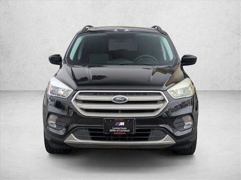Used 2018 Ford Escape SE image 2