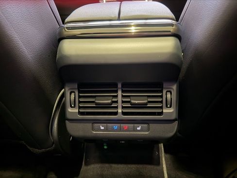 New 2026 Land Rover Range Rover Evoque Dynamic SE AWD/4WD image 17