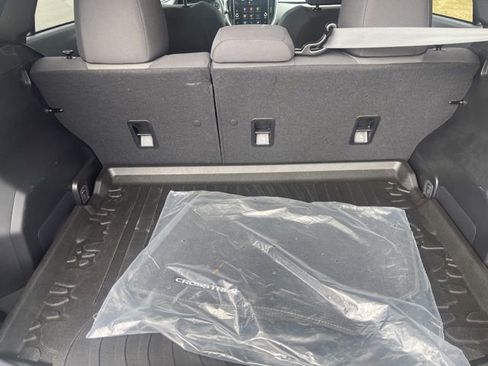 Used 2025 Subaru Crosstrek 2.0i Premium image 11