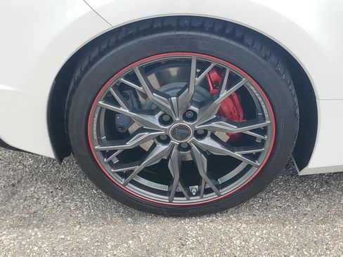 Used 2023 Chevrolet Corvette Stingray Premium Conv w/ Z51 Performance Package RWD image 7
