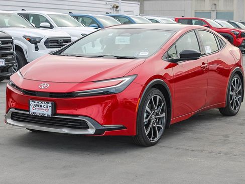 New 2026 Toyota Prius Plug-In Hybrid image 3