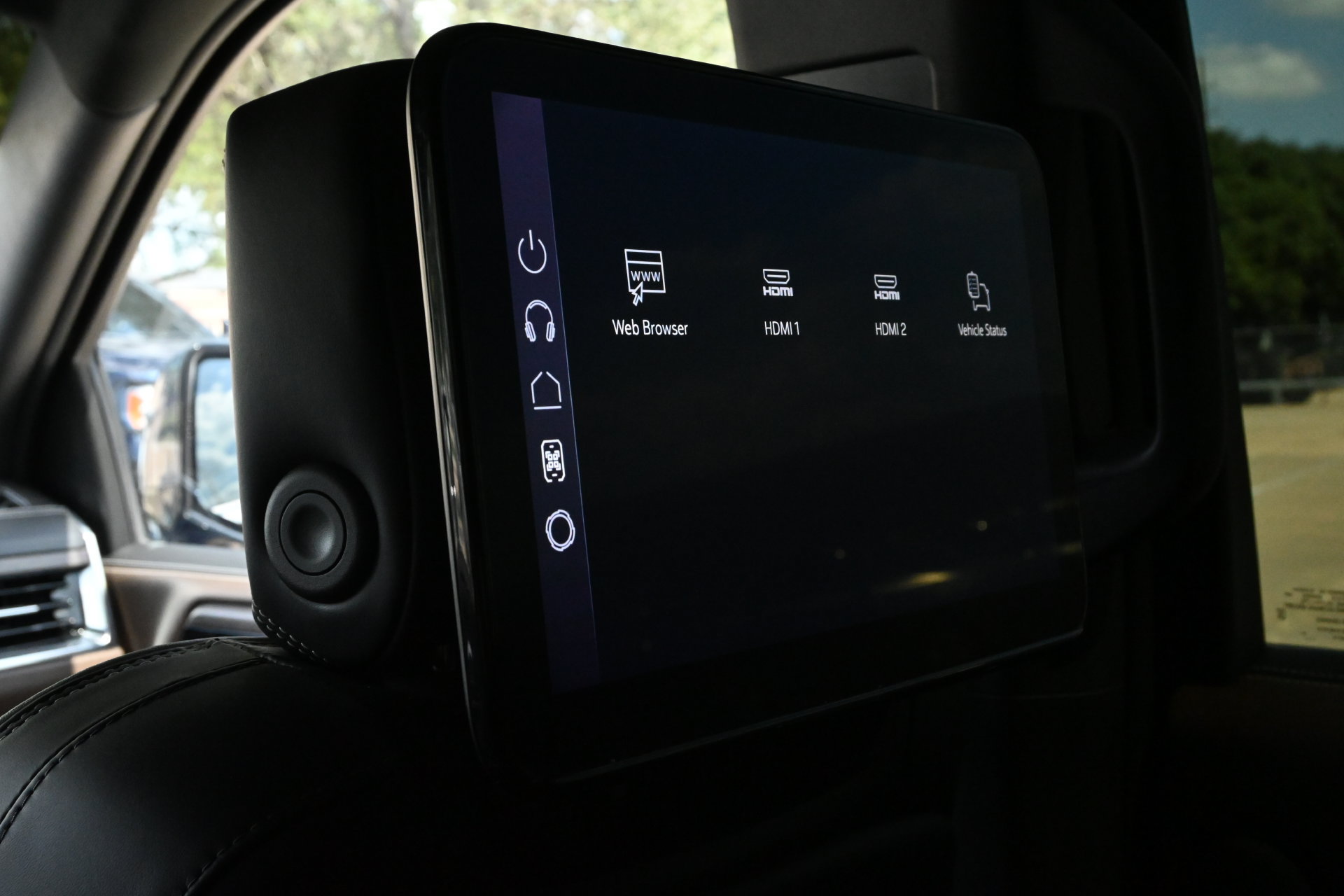 Used 2026 GMC Yukon XL Denali Ultimate AWD/4WD image 16