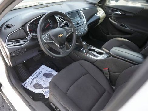Used 2018 Chevrolet Malibu LT image 8
