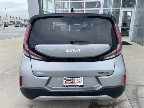 Used 2025 Kia Soul LX w/ LX Technology Package FWD image 32