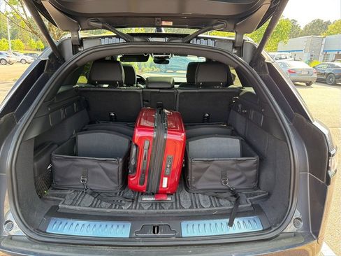 Used 2025 Land Rover Range Rover Velar Dynamic SE AWD/4WD image 34