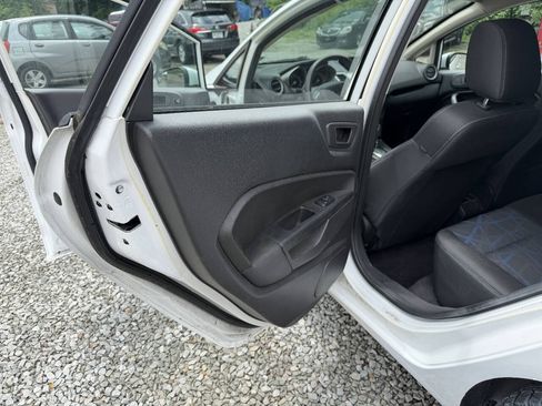 Used 2012 Ford Fiesta SE w/ Super Fuel Economy Pkg FWD image 13