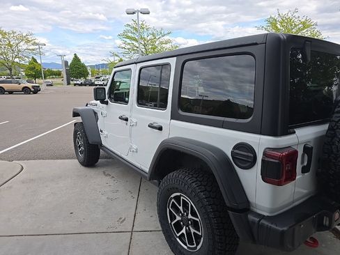 Used 2024 Jeep Wrangler Unlimited Rubicon AWD/4WD image 5