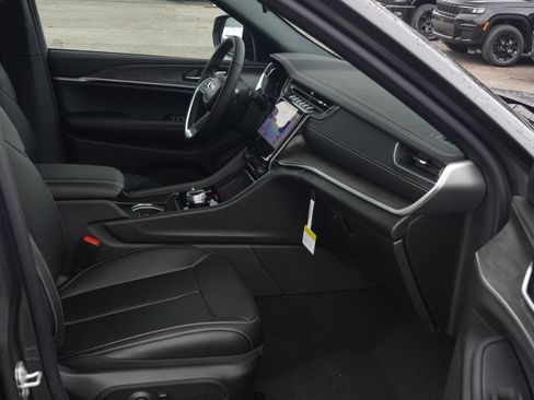 New 2025 Jeep Grand Cherokee Limited w/ Trailer Tow Package image 51