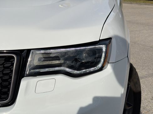 Used 2019 Jeep Grand Cherokee Limited X image 9