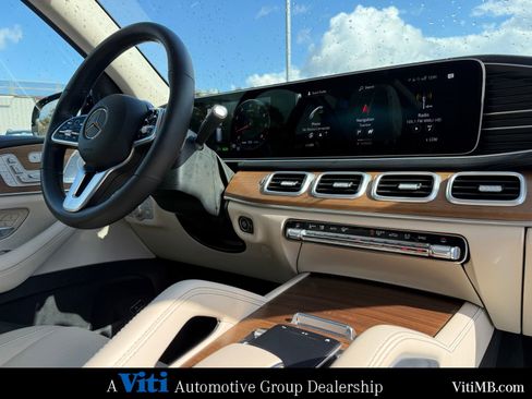 Certified 2022 Mercedes-Benz GLS 450 4MATIC image 32