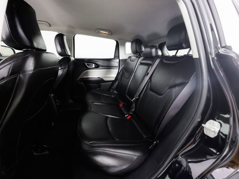 Used 2022 Jeep Compass Limited image 18