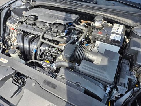 Used 2021 Hyundai Elantra SEL FWD image 22