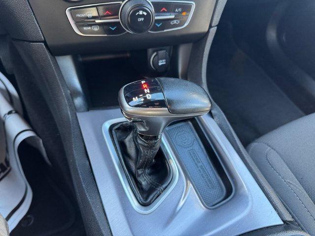 Used 2019 Dodge Charger SXT RWD image 18