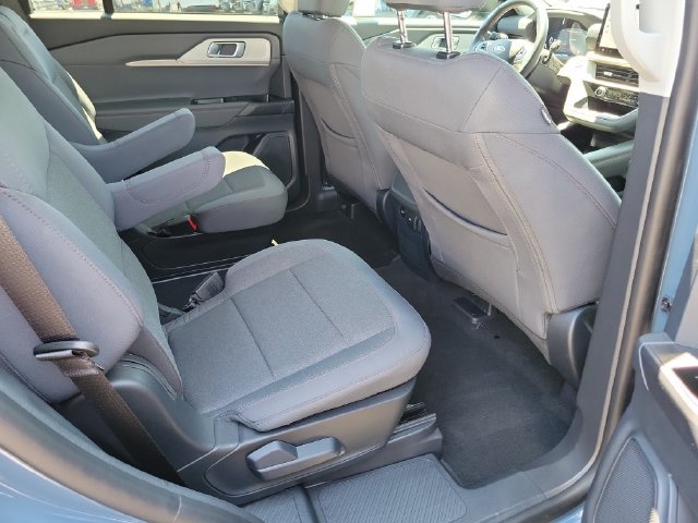 Used 2026 Ford Explorer Active RWD image 18