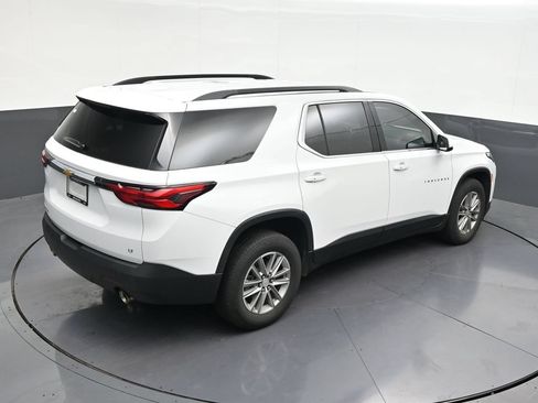 Used 2023 Chevrolet Traverse LT FWD image 19