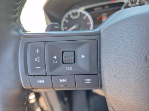 Used 2025 Nissan Rogue SV AWD/4WD image 26
