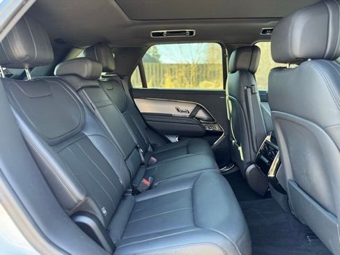 Used 2025 Land Rover Range Rover Sport SE image 17