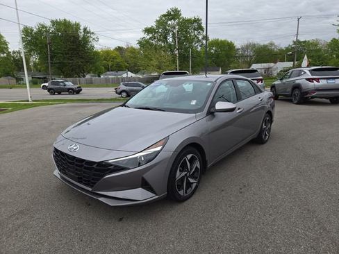 Certified 2023 Hyundai Elantra SEL w/ Convenience Package FWD image 2
