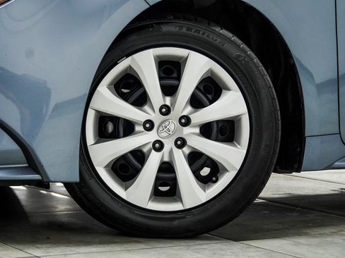 Used 2024 Toyota Corolla LE FWD image 3