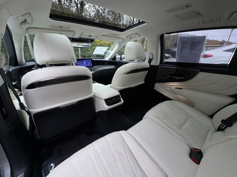 Used 2023 Lexus LS 500h AWD w/ Luxury Package image 66