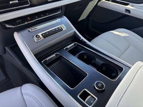 New 2026 Lincoln Aviator Premiere image 26