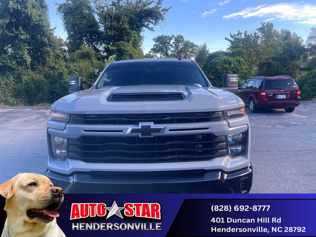Used 2024 Chevrolet Silverado 2500 Custom w/ Custom Convenience Package AWD/4WD image 4