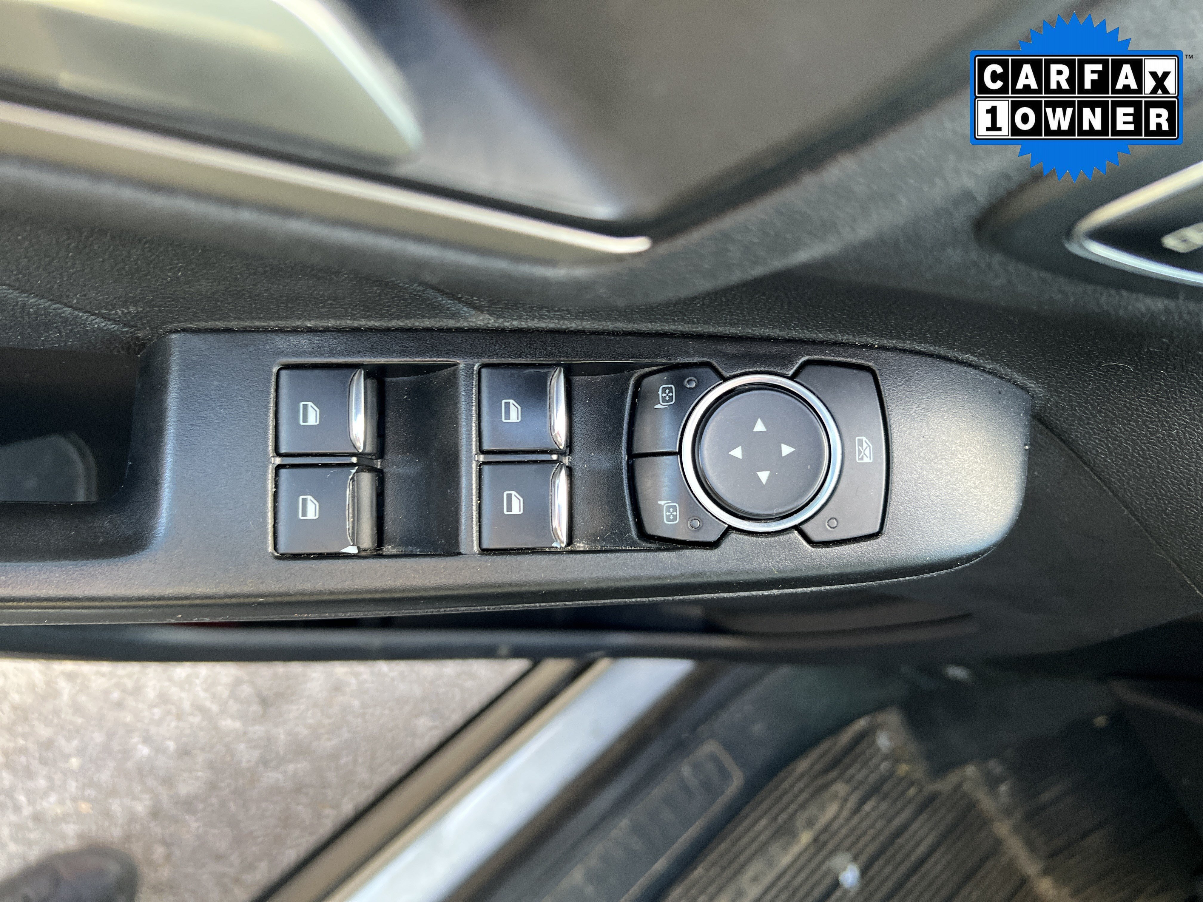 Used 2022 Ford Escape SEL w/ Technology Package FWD image 9