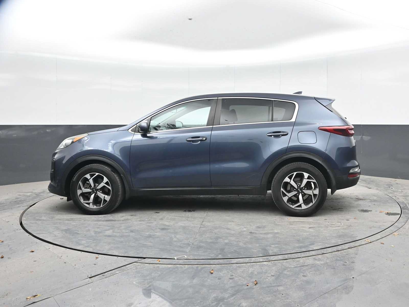 Used 2020 Kia Sportage LX FWD image 2