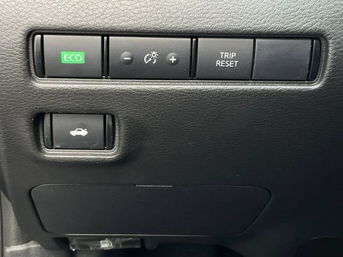 Used 2025 Nissan Sentra S image 27