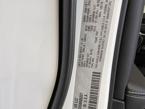 New 2025 Jeep Grand Cherokee L Altitude RWD image 33