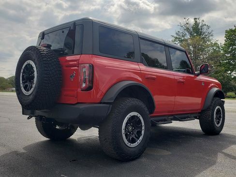 Used 2023 Ford Bronco Outer Banks w/ Sasquatch Package AWD/4WD image 3