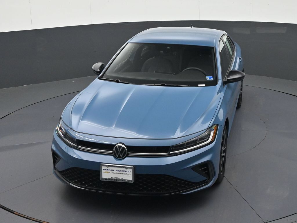 Used 2025 Volkswagen Jetta Sport FWD image 29