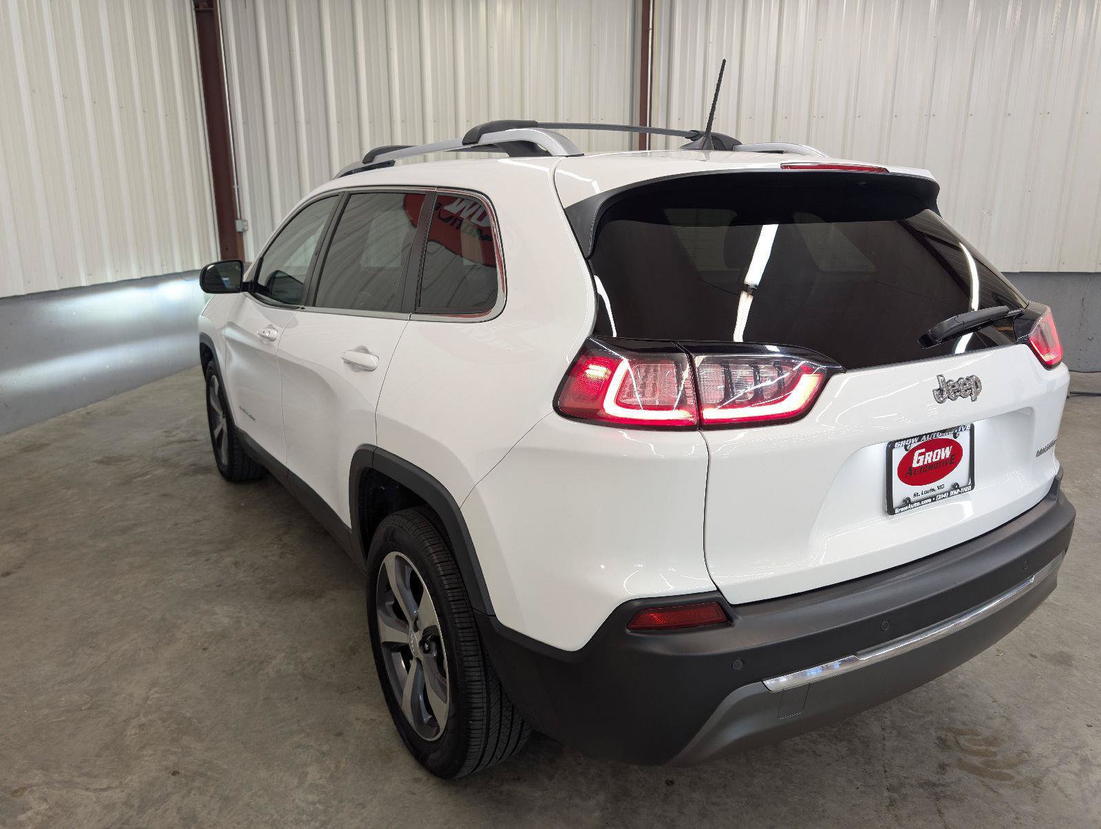 Used 2019 Jeep Cherokee Limited FWD image 14