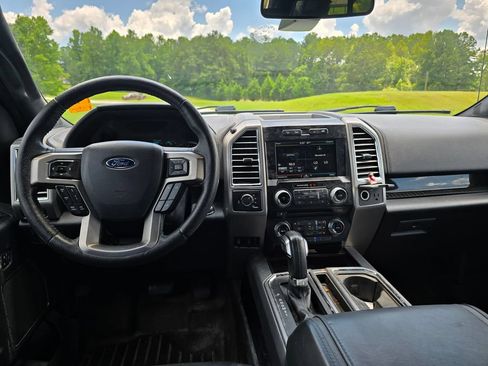 Used 2015 Ford F150 Platinum w/ Equipment Group 701A Luxury AWD/4WD image 4
