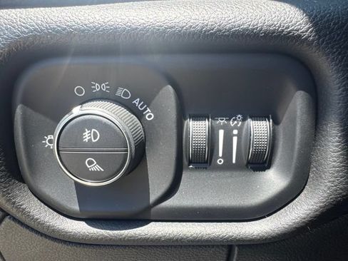 Used 2023 RAM 1500 Laramie AWD/4WD image 26