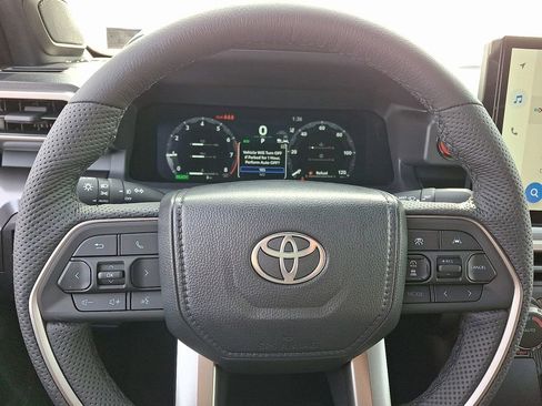 New 2025 Toyota Tacoma TRD Off-Road AWD/4WD image 15