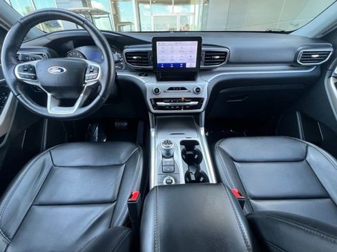 Used 2023 Ford Explorer XLT w/ Equipment Group 202A image 23