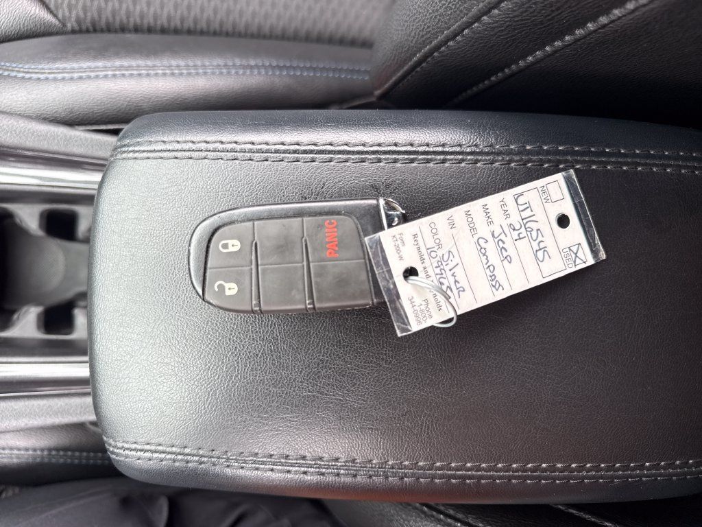 Used 2024 Jeep Compass Latitude AWD/4WD image 36