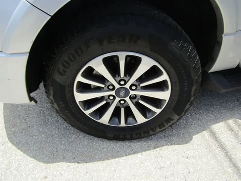 Used 2017 Ford Expedition EL XLT RWD image 15