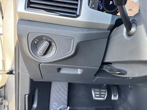 Certified 2022 Volkswagen Atlas Cross Sport SEL Premium R-Line image 59