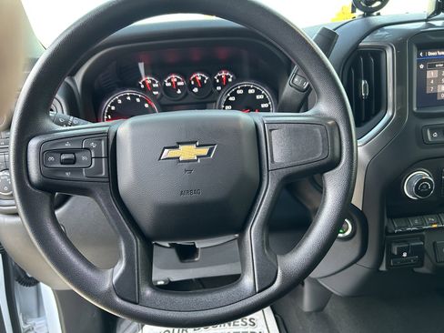 Used 2025 Chevrolet Silverado 2500 Custom w/ Custom Value Package image 19