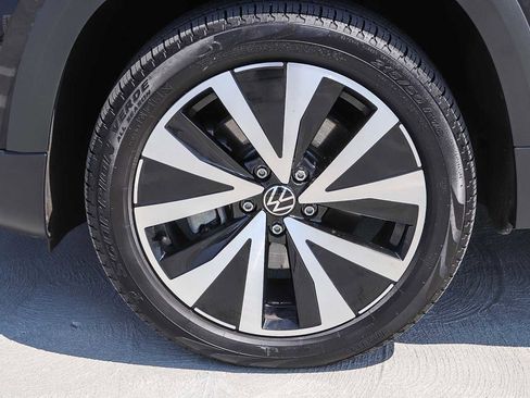 Used 2022 Volkswagen Taos SE image 10